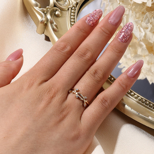 Maglina „Twisted Vine“ Ring – Flexibel & Edel