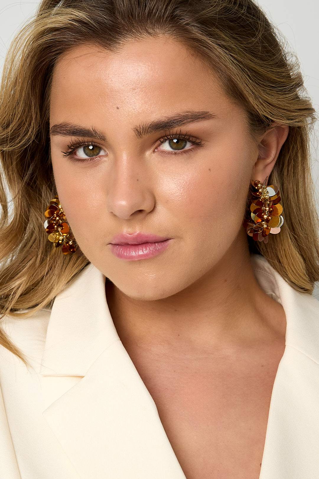 "Sunburst Bloom" Statement Ohrringe – Bunte Pailletten Creolen
