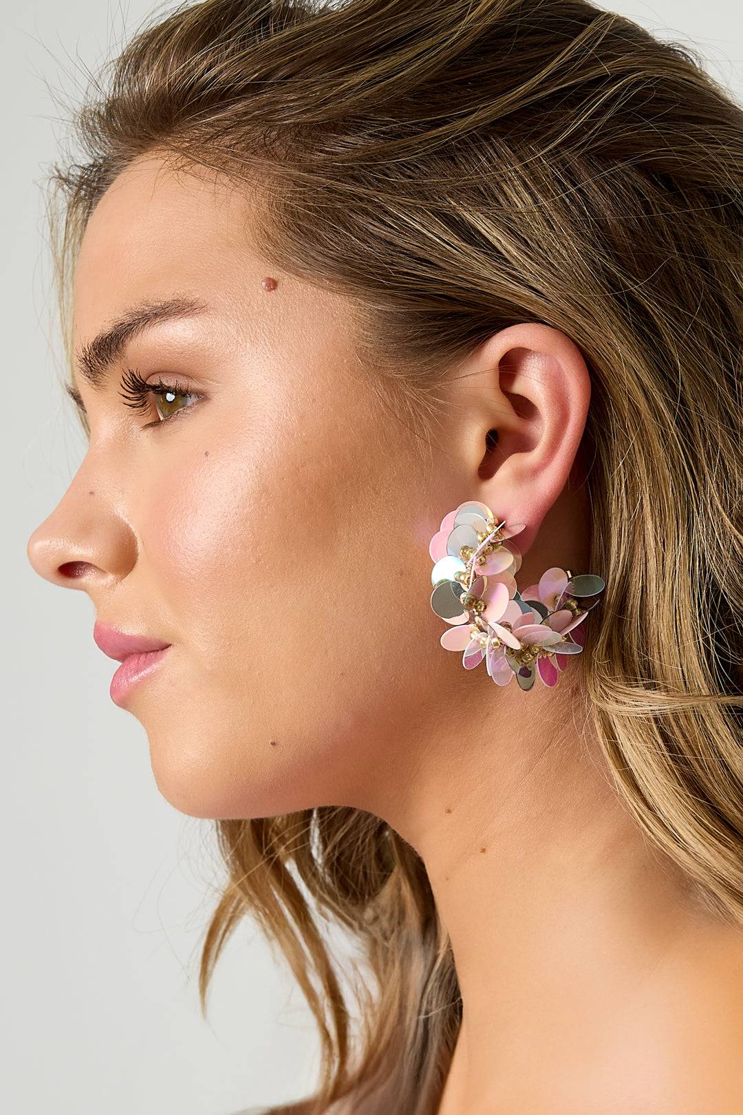 "Sunburst Bloom" Statement Ohrringe – Bunte Pailletten Creolen