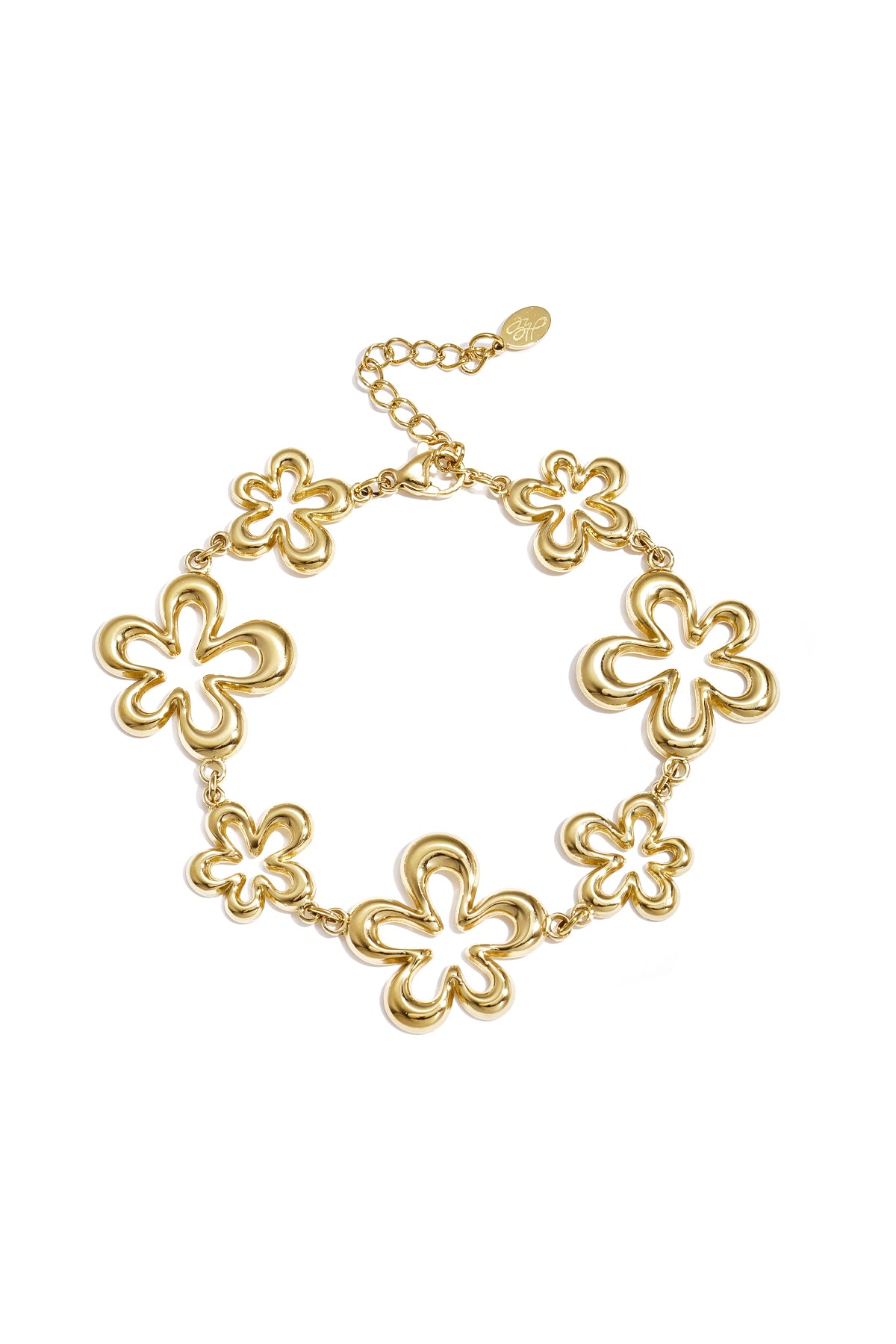 Elegantes Fleur Dorée Armband mit filigranen Blüten aus Edelstahl am Handgelenk