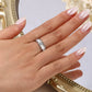 Pure Elegance – Baguette-Eternity-Ring aus Edelstahl