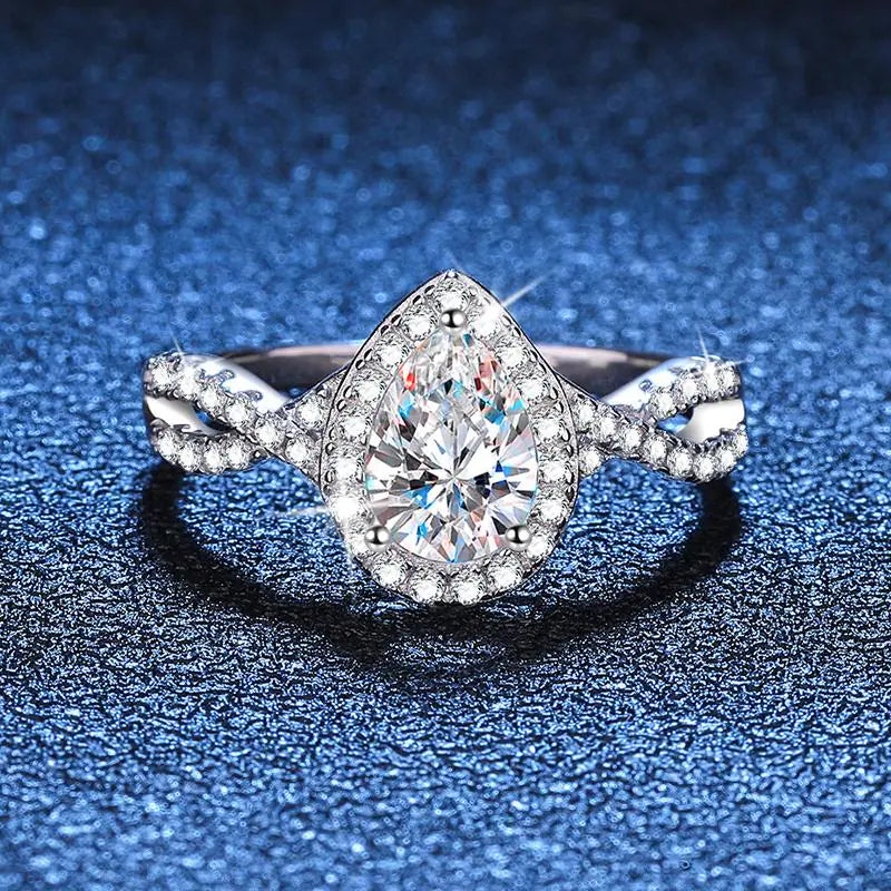 Maglina "Royal Teardrop" Moissanit-Ring