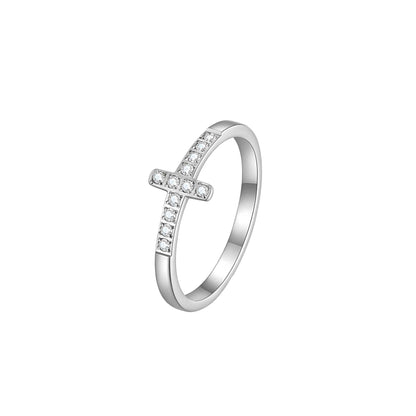 Eleganter Maglina Faith Lumière Ring mit zartem Zirkonia Kreuz und filigraner, leichter Form