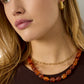 Retro Halskette mit marmorierten Acrylperlen und markanten Beads